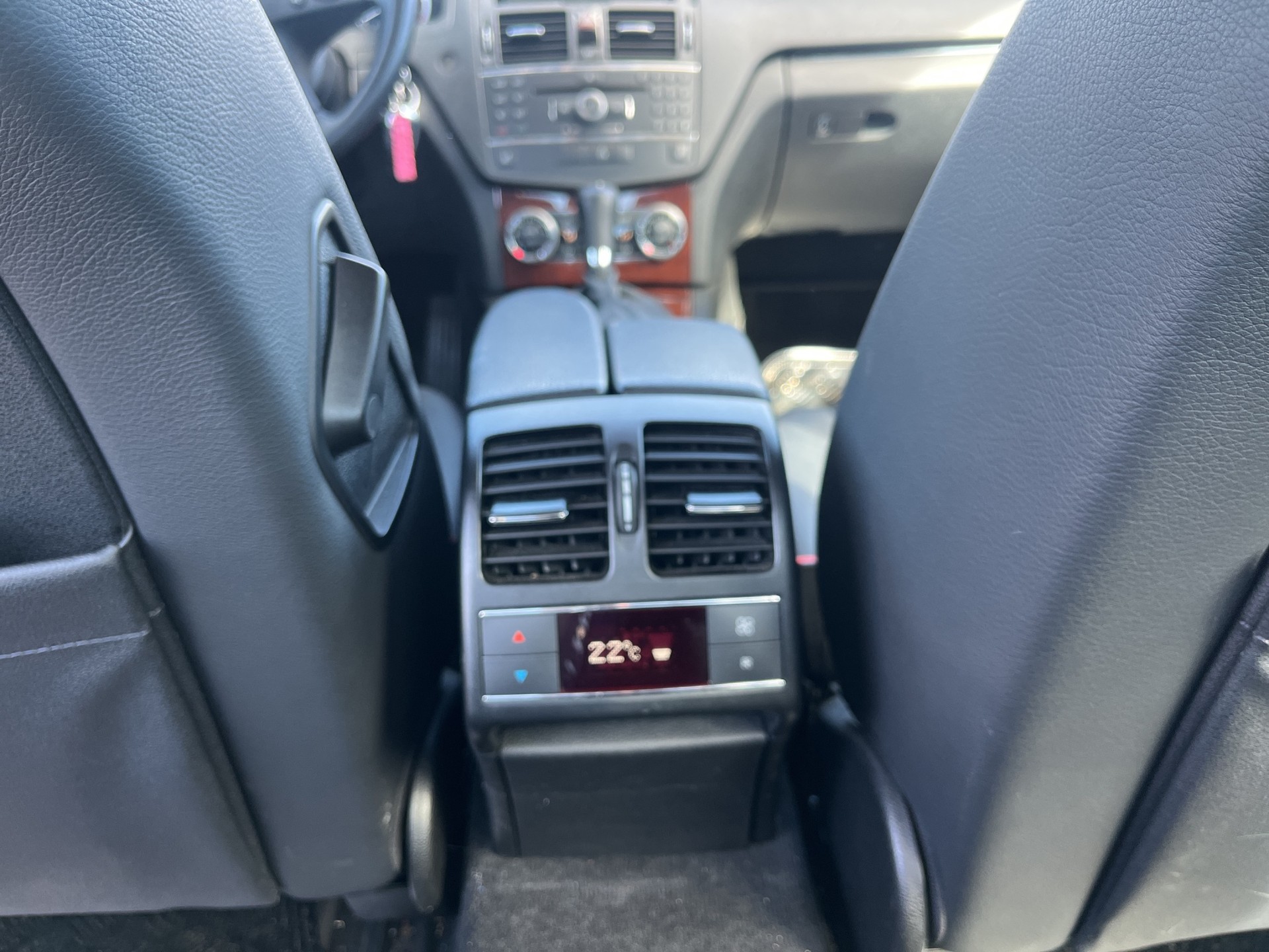 MERCEDES-BENZ C 300 (280) Elégance 4Matic 7G-Tronic-image-14