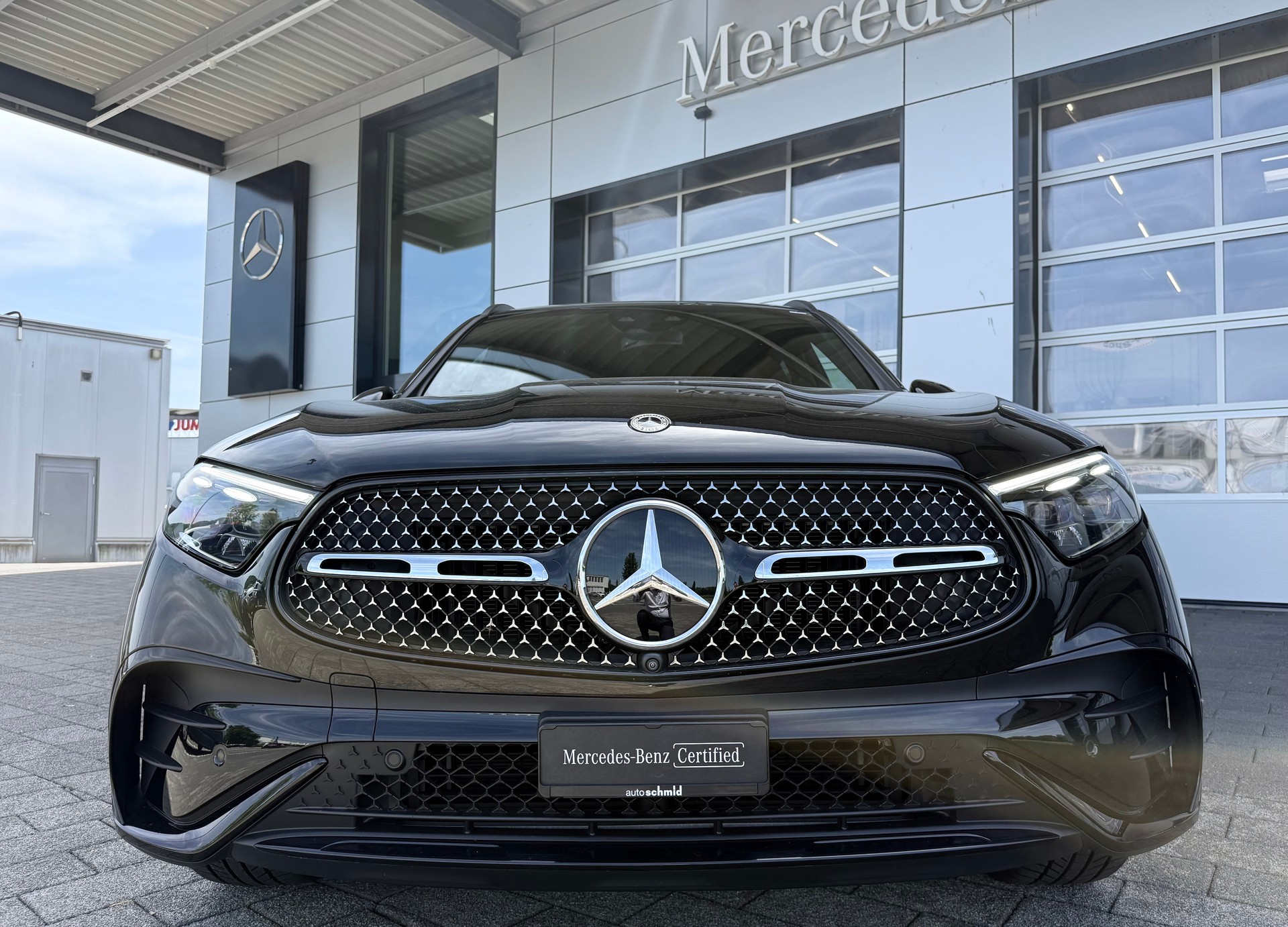 MERCEDES-BENZ GLC 220 d AMG Line 4Matic 9G-Tronic-showroom-element-2