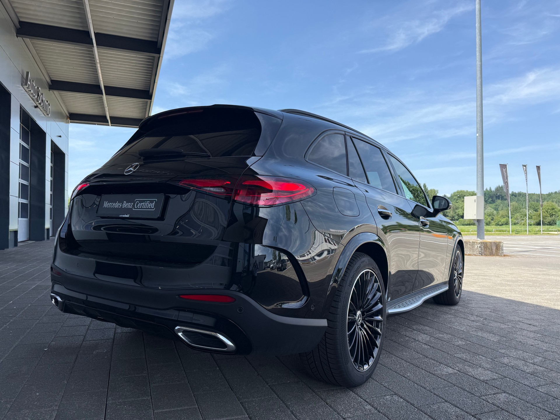 MERCEDES-BENZ GLC 220 d AMG Line 4Matic 9G-Tronic-showroom-element-1