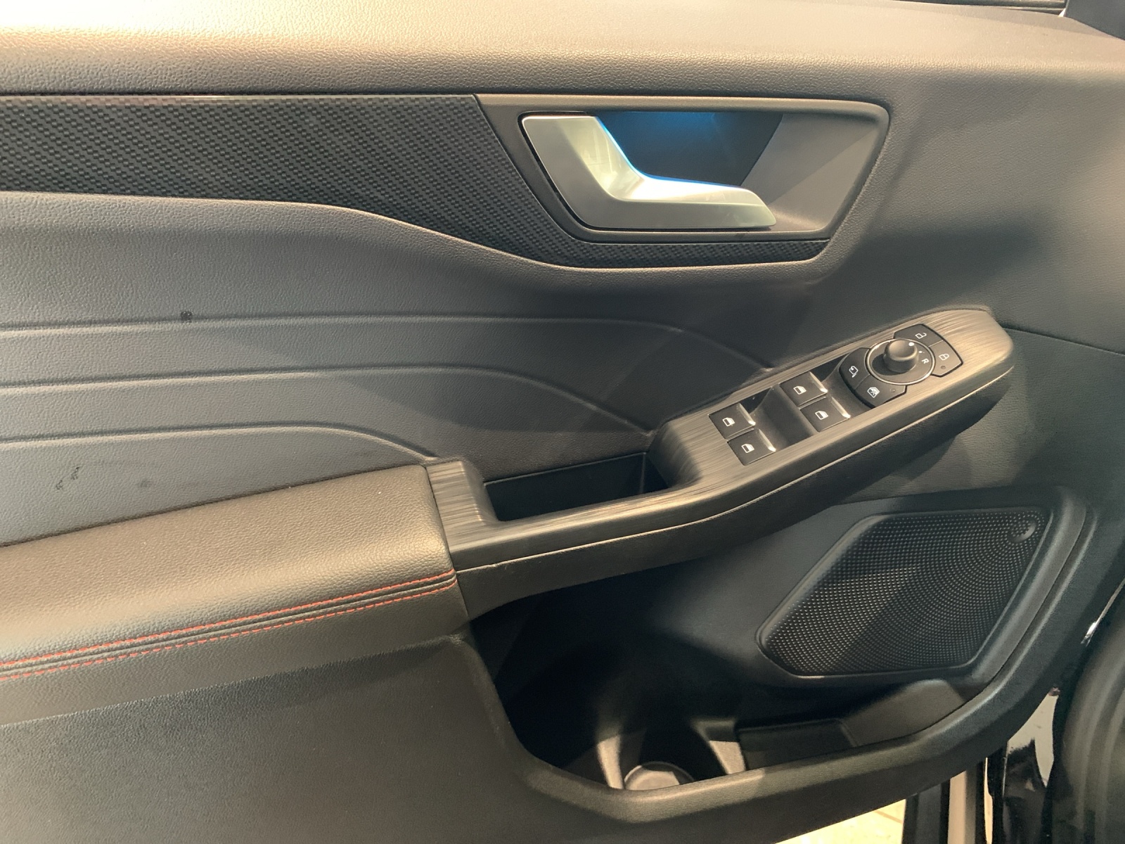 FORD Kuga 2.5 Plug-in Hybrid ST-Line X-image-7