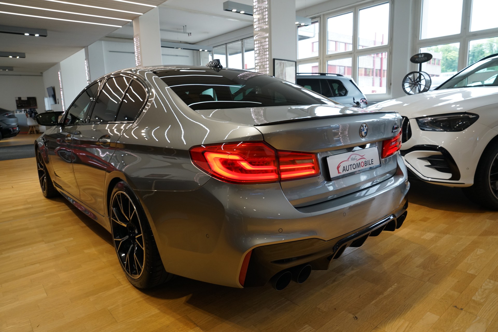 BMW M5 xDrive Competition Drivelogic "Grail Exhaust"-showroom-element-3