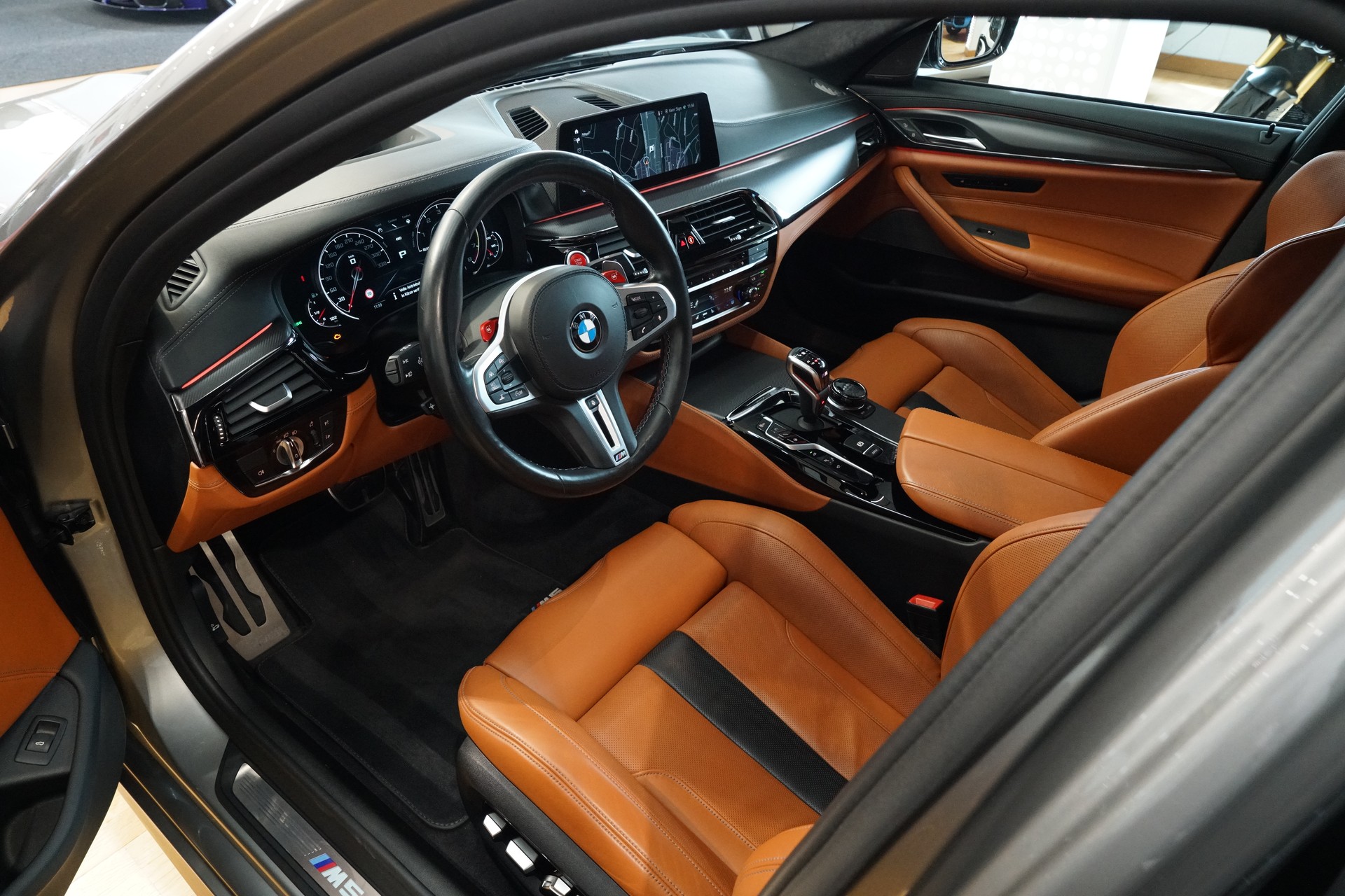 BMW M5 xDrive Competition Drivelogic "Grail Exhaust"-image-13