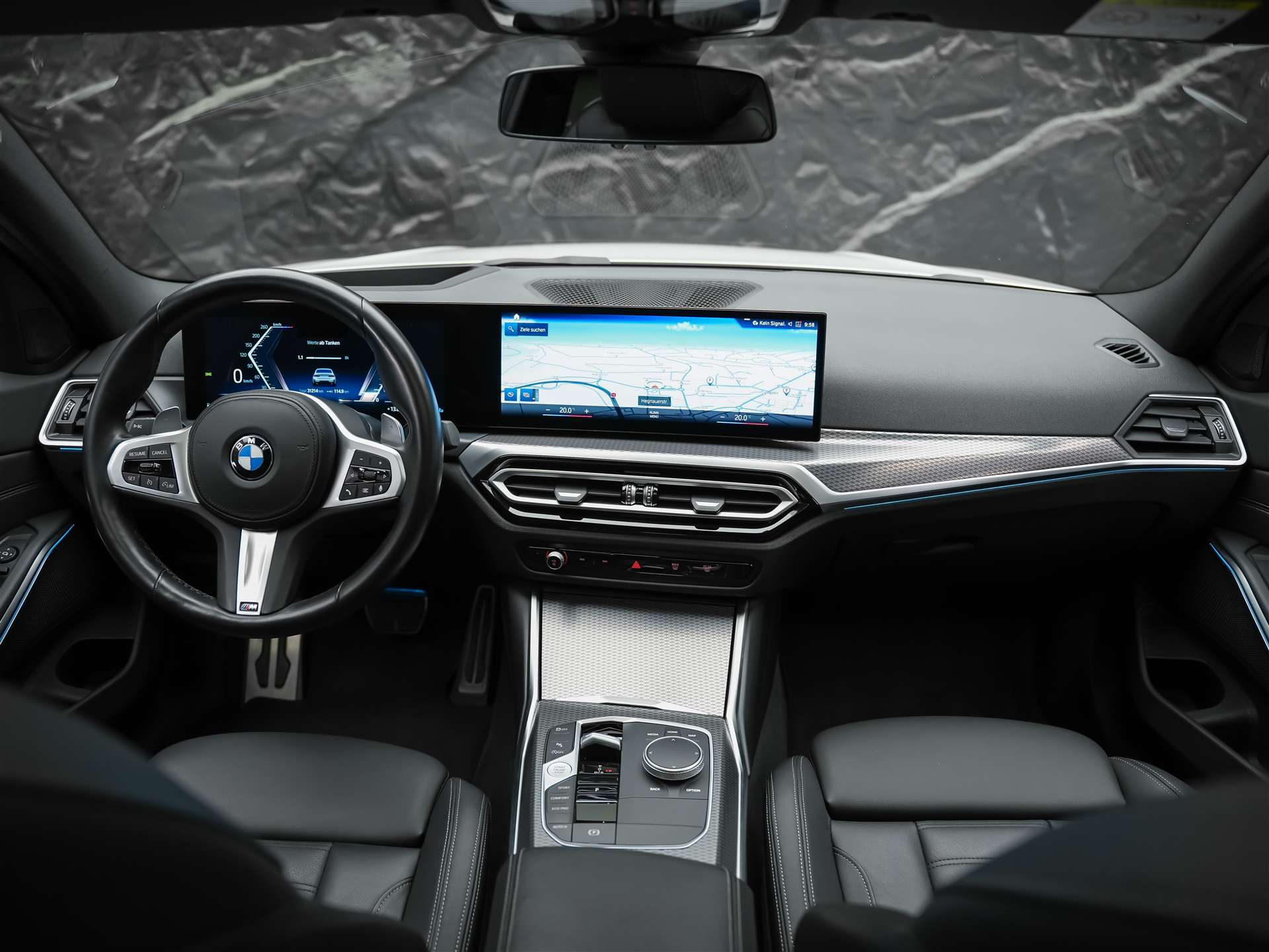 BMW 330i xDrive Steptronic M Sport *20 Zoll*Panorama*Head-Up*-image-19