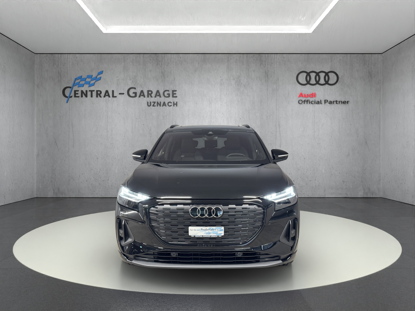 AUDI Q4 e-tron 45 Edition Swiss Ski quattro-showroom-element-1
