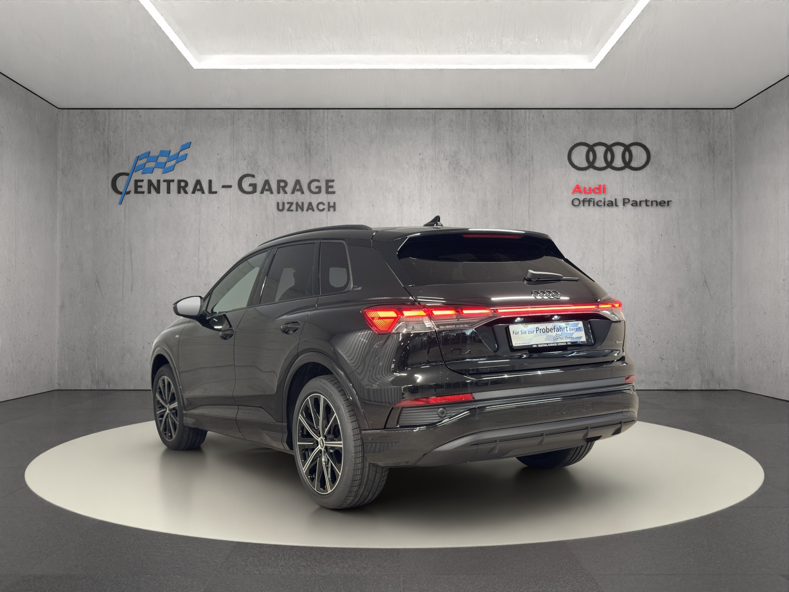AUDI Q4 e-tron 45 Edition Swiss Ski quattro-showroom-element-2