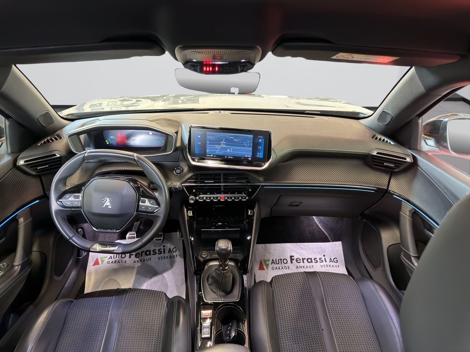 PEUGEOT 2008 1.2 PureTech GT Line-image-11