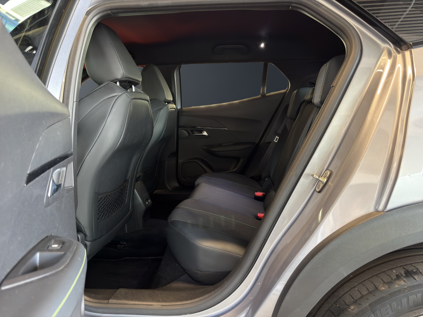 PEUGEOT 2008 1.2 PureTech GT Line-image-14