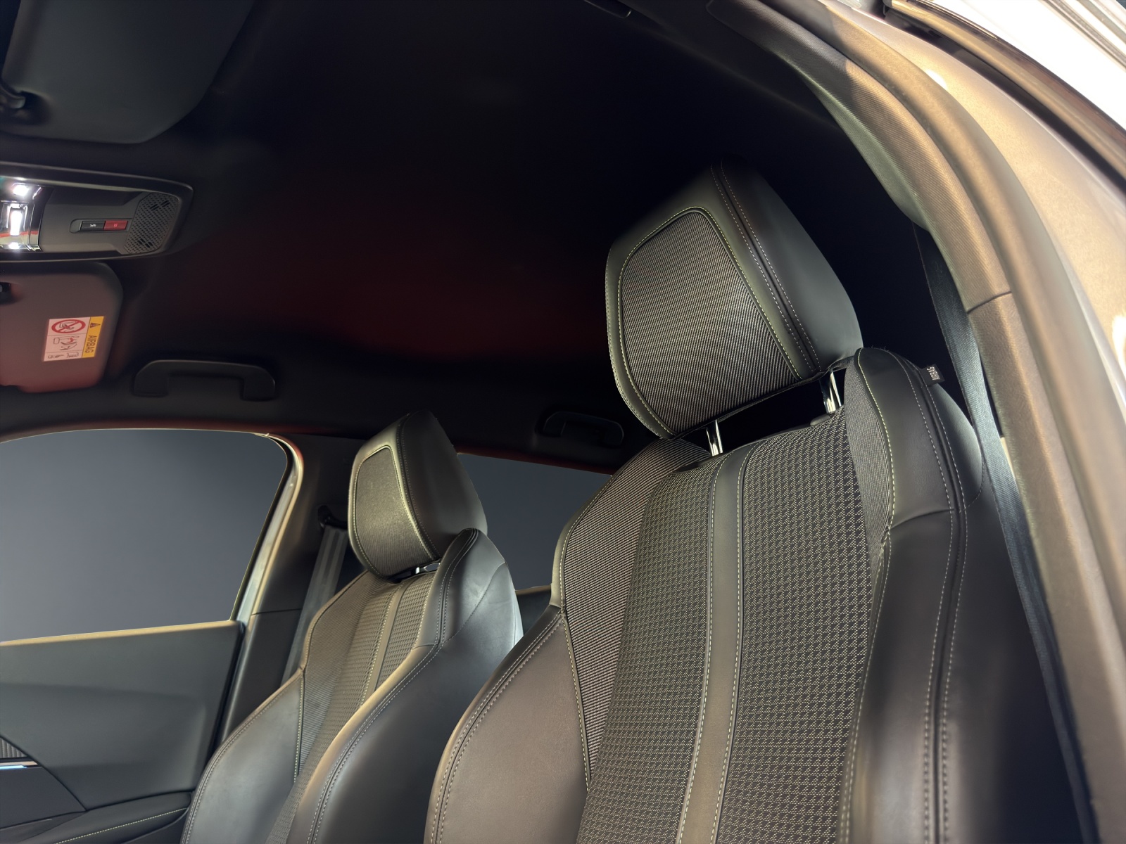 PEUGEOT 2008 1.2 PureTech GT Line-image-16