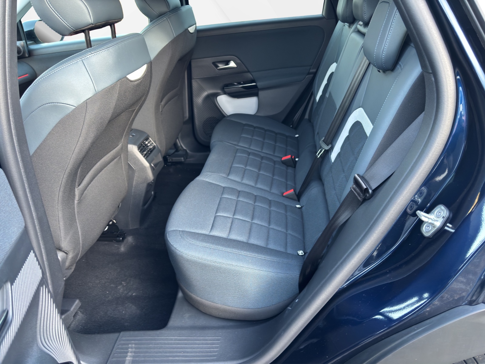 CITROEN C5 Aircross 1.2 Hybrid Plus-image-14