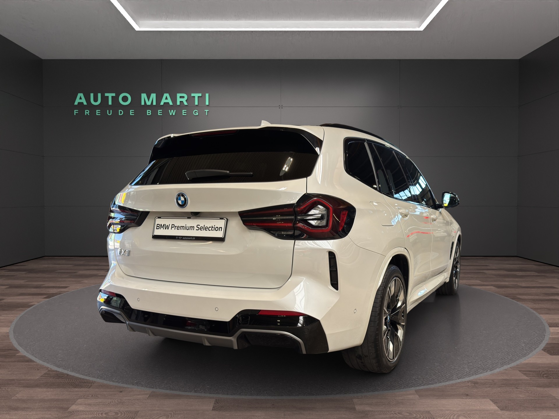 BMW iX3 Impressive-image-4