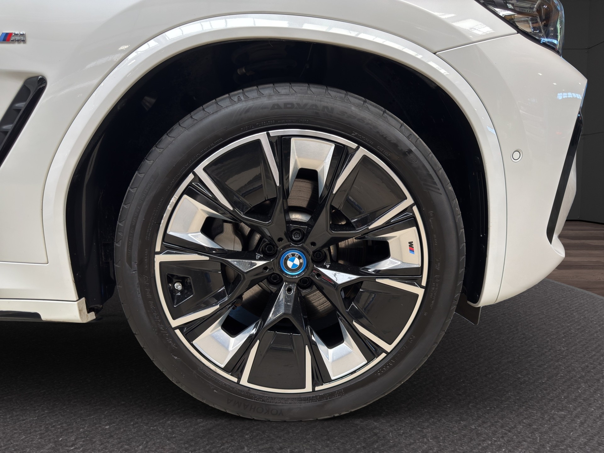 BMW iX3 Impressive-image-15