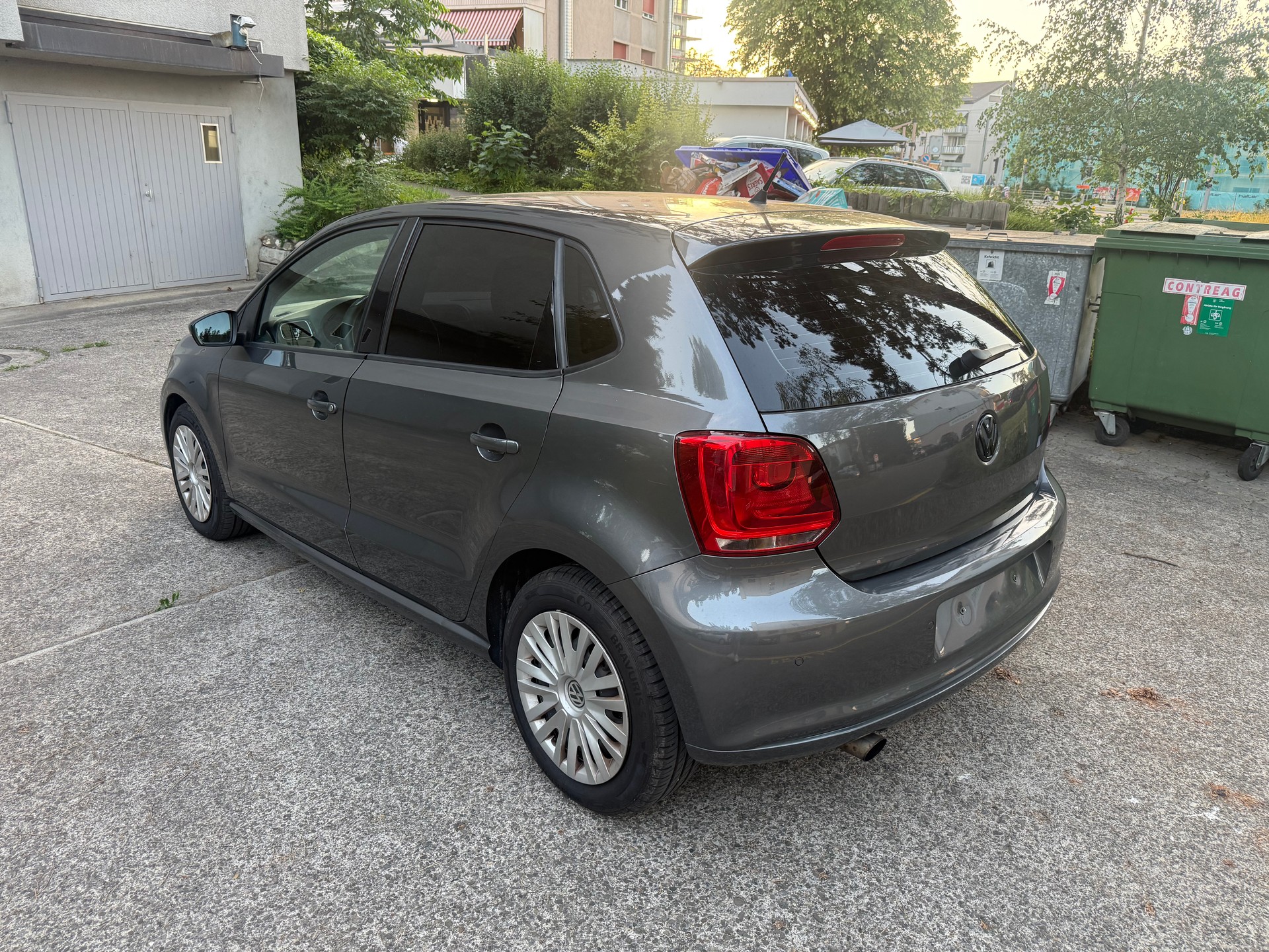 VW Polo 1.6 TDI Trendline-image-2