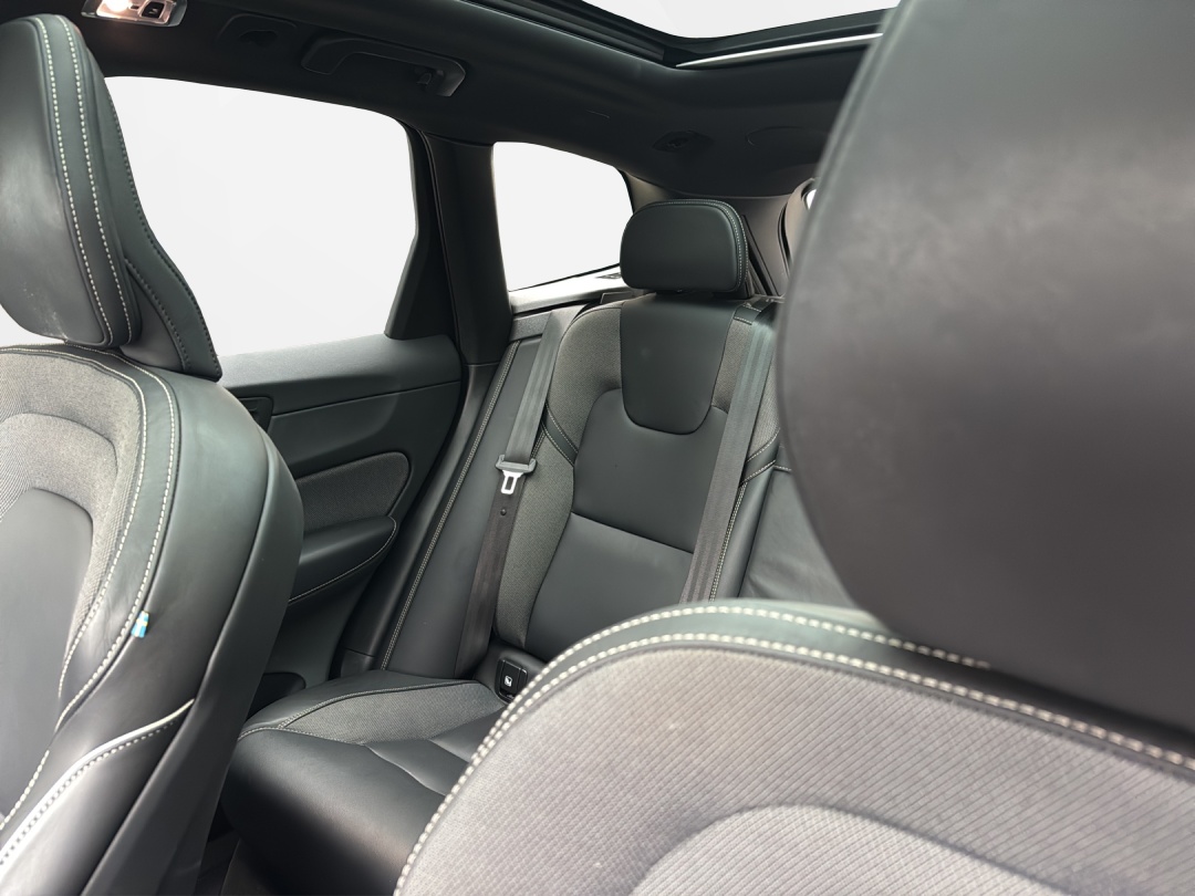 VOLVO XC60 T6 eAWD R-Design Geartronic-image-10