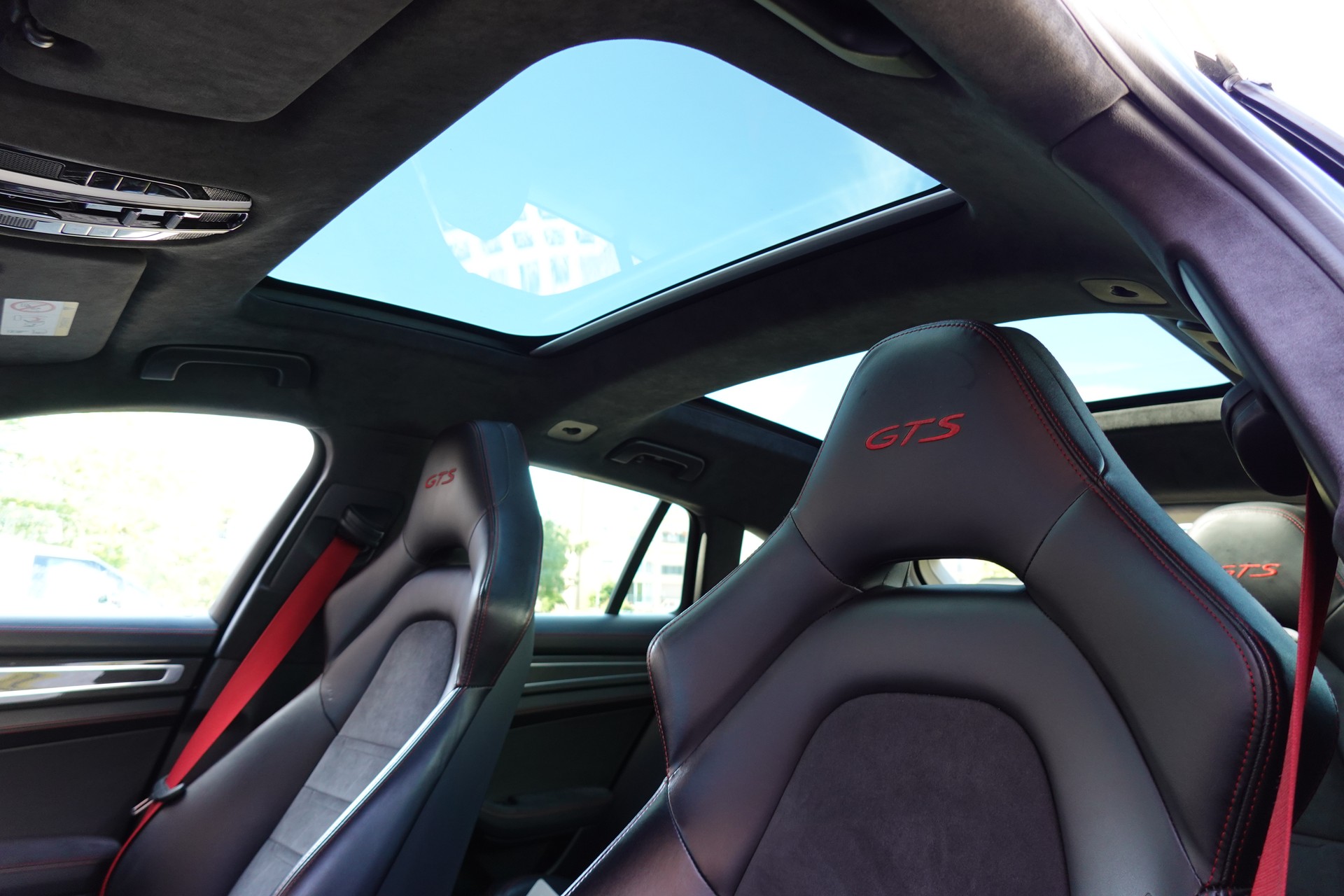 PORSCHE Panamera GTS Sport Turismo PDK "Toit Pano * Roues Directrices * Services Porsche * LED * Son BOSE"-image-29