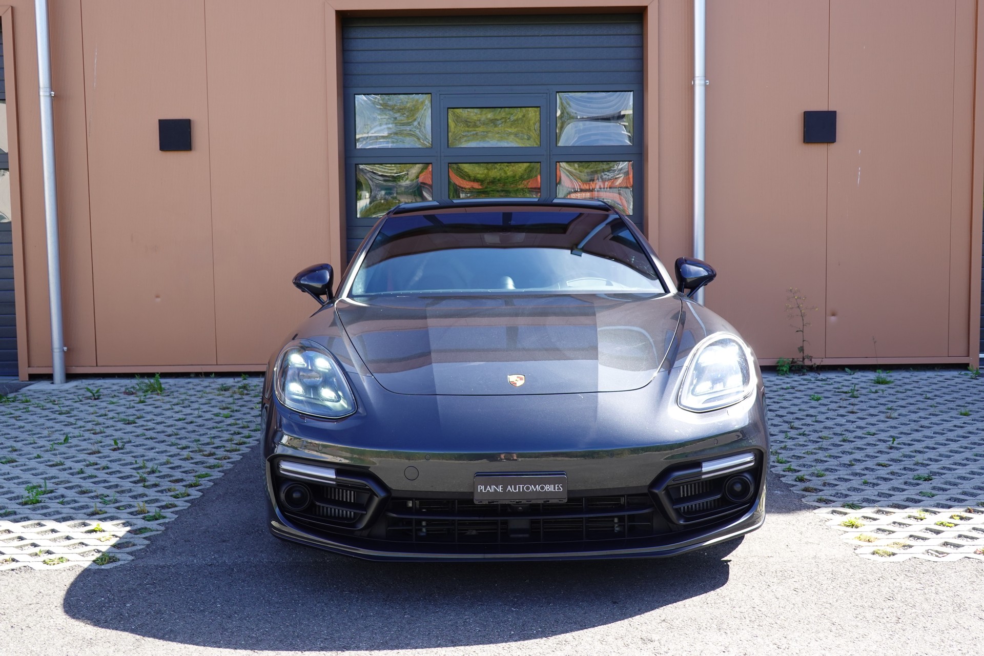 PORSCHE Panamera GTS Sport Turismo PDK "Toit Pano * Roues Directrices * Services Porsche * LED * Son BOSE"-showroom-element-1