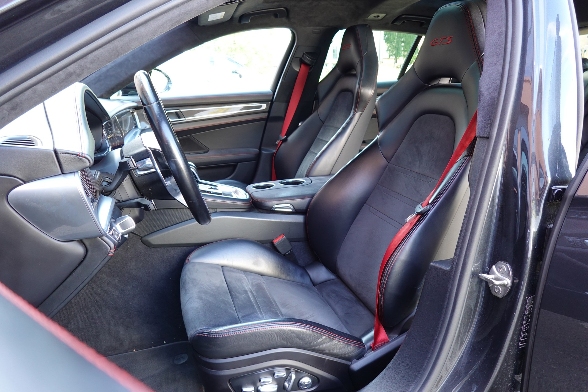 PORSCHE Panamera GTS Sport Turismo PDK "Toit Pano * Roues Directrices * Services Porsche * LED * Son BOSE"-image-27