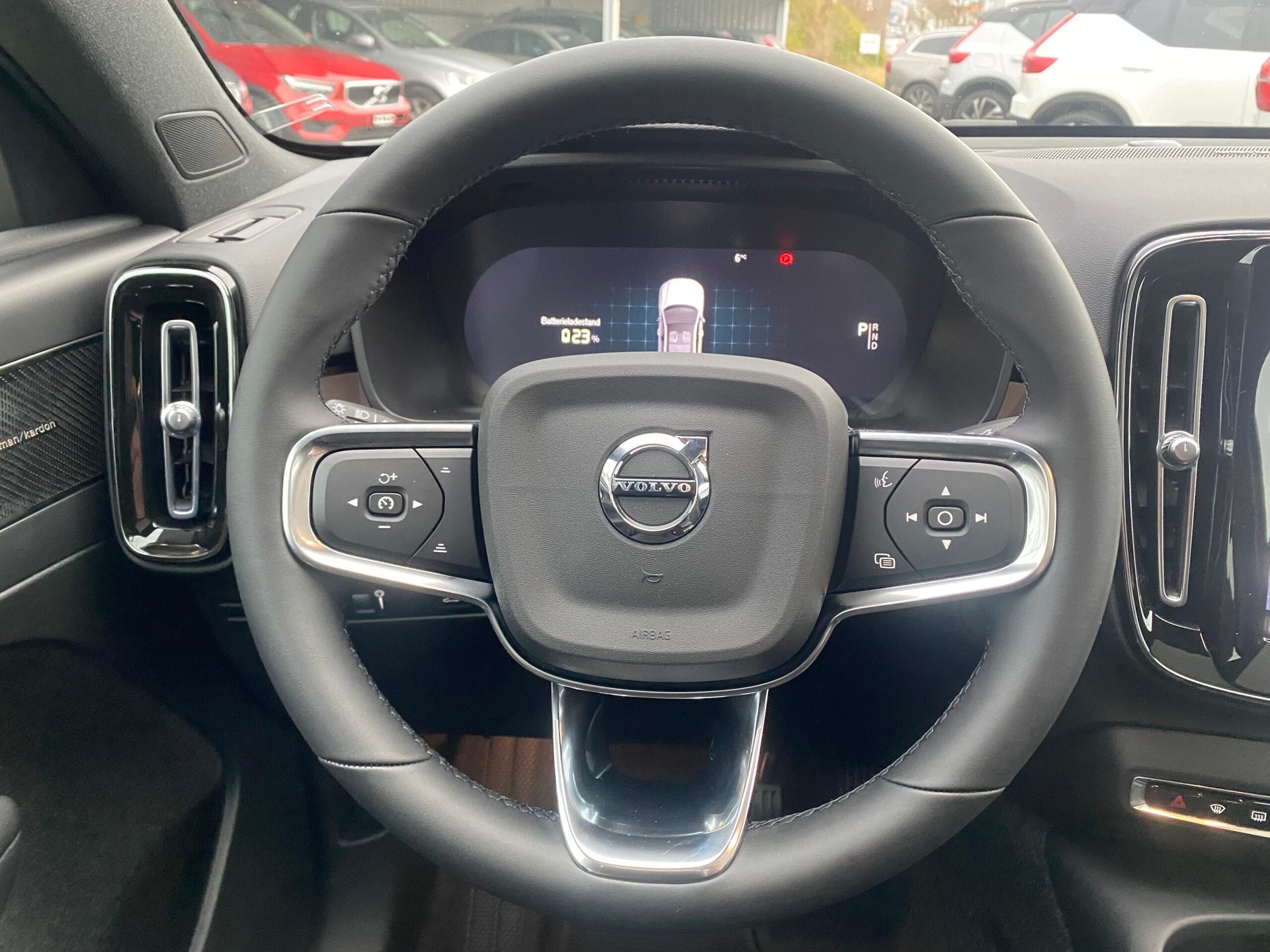 VOLVO C40 Recharge P8 Twin AWD Pure Electric Ultimate-image-9