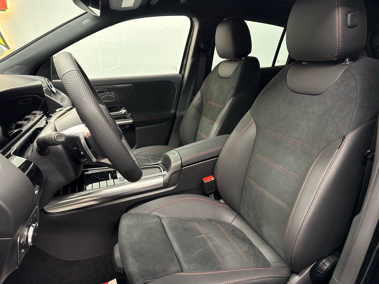 MERCEDES-BENZ GLA 250 e 8G-DCT AMG Line-image-4