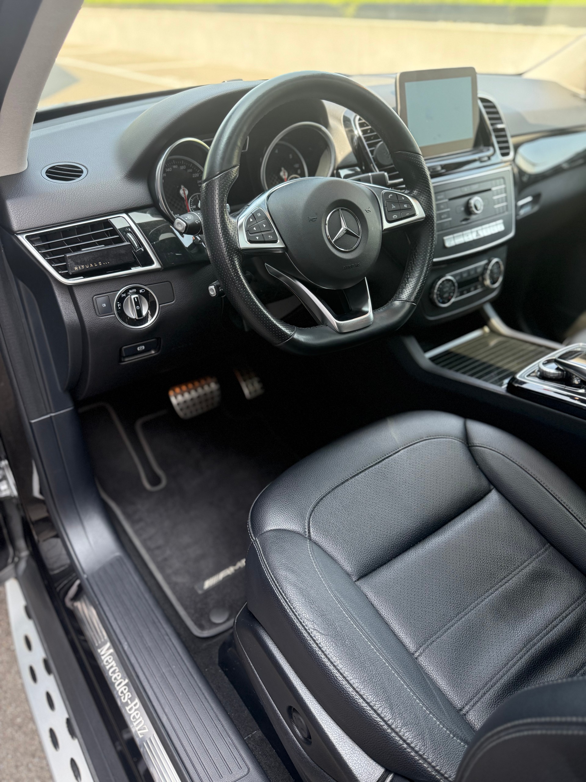 MERCEDES-BENZ GLE 250 d-image-4
