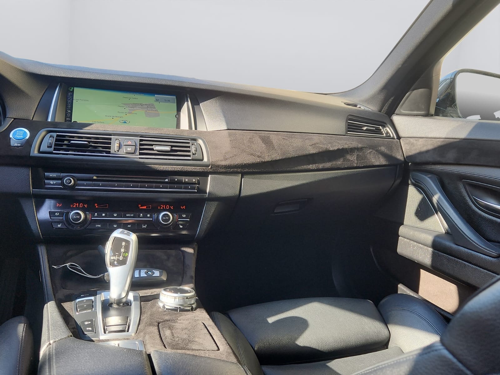 BMW 520d xDrive Luxury Line Steptronic-image-10