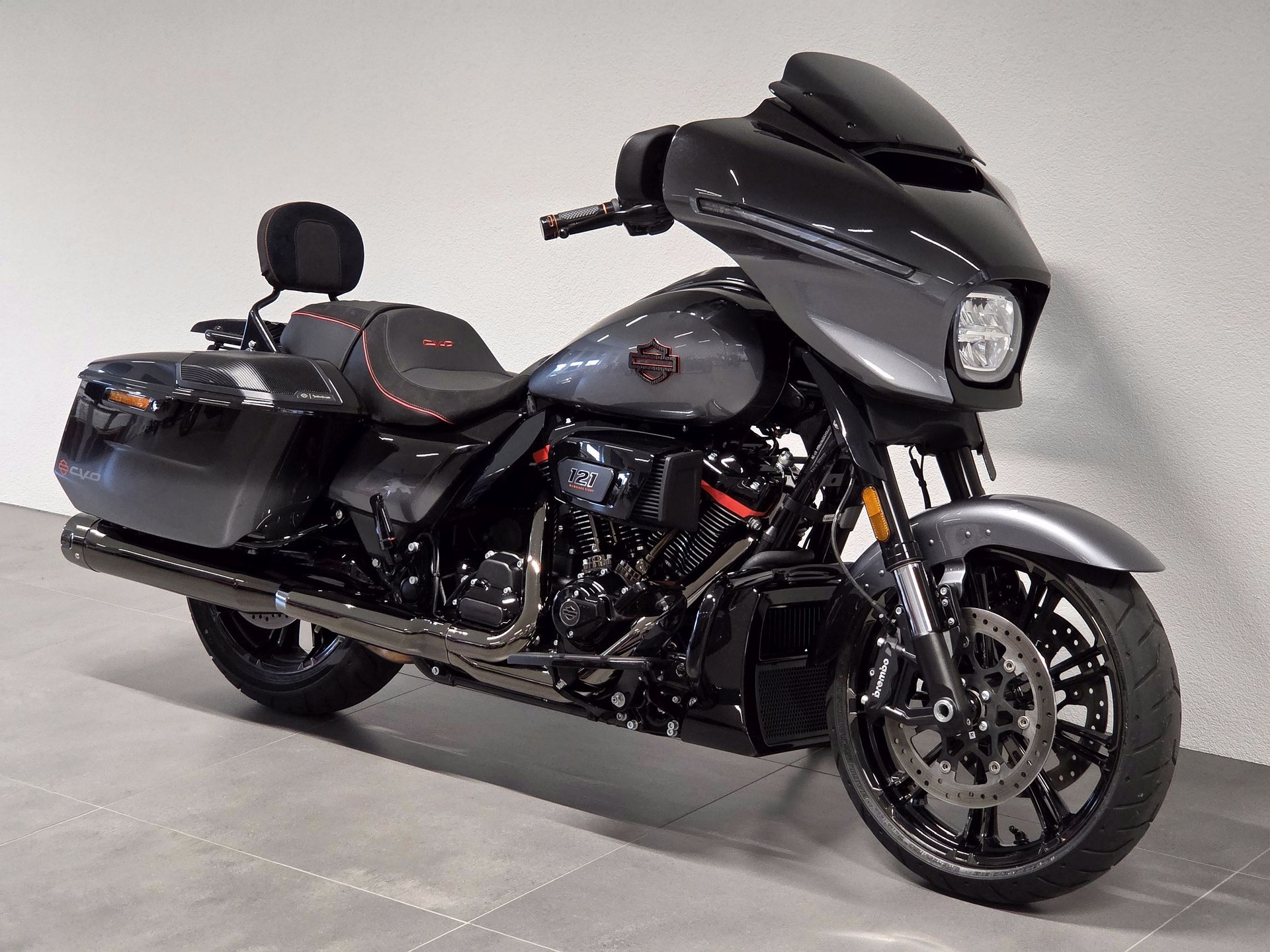 HARLEY-DAVIDSON FLHXSE Street Glide CVO 121-image-2