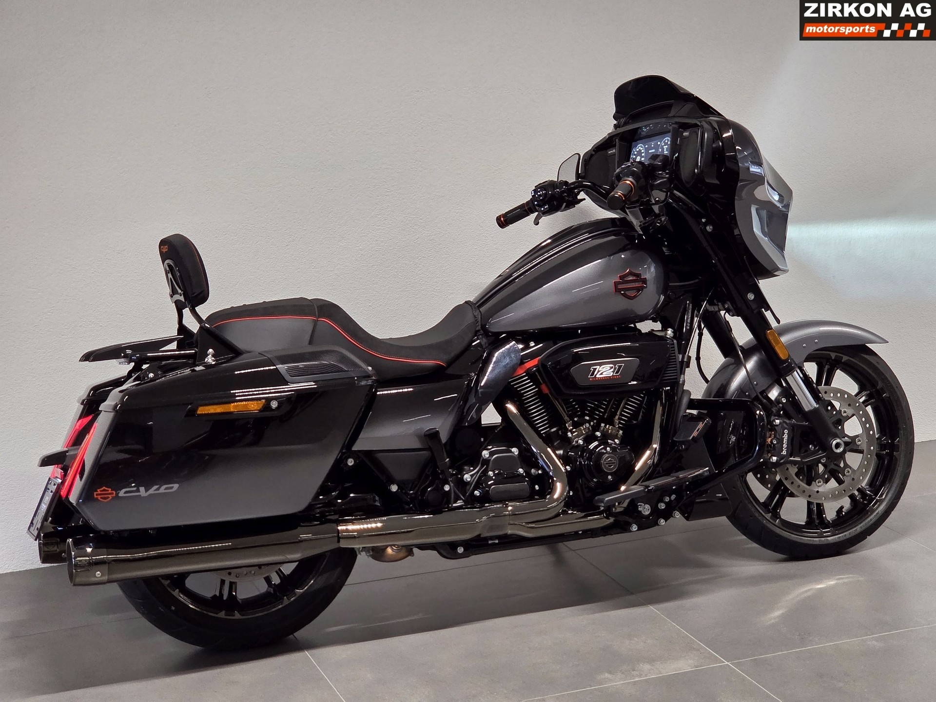 HARLEY-DAVIDSON FLHXSE Street Glide CVO 121-showroom-element-3