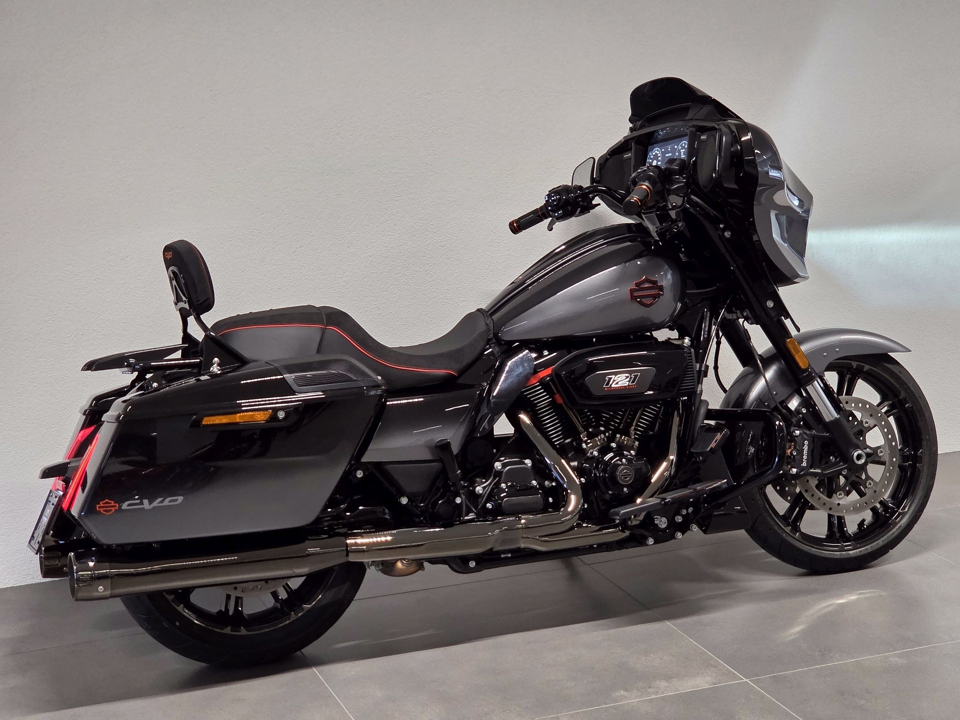 HARLEY-DAVIDSON FLHXSE Street Glide CVO 121-image-3