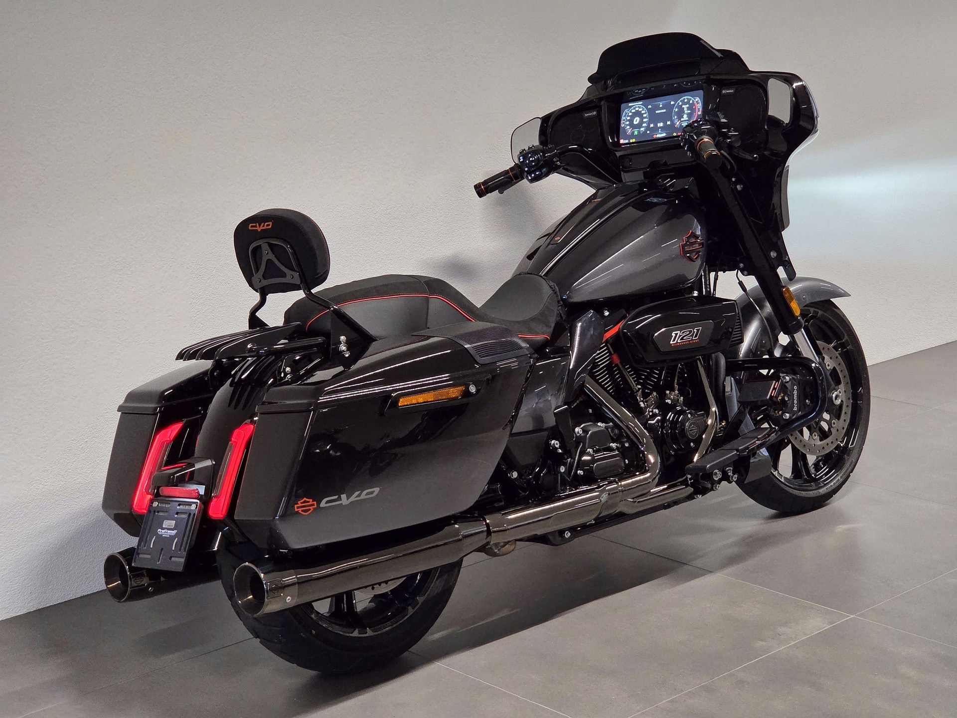 HARLEY-DAVIDSON FLHXSE Street Glide CVO 121-image-4
