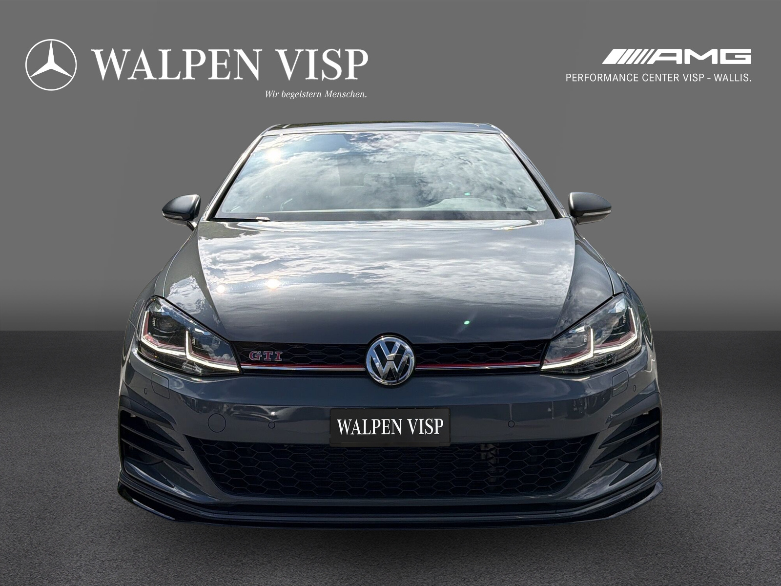 VW Golf 2.0 TSI GTI TCR-showroom-element-1