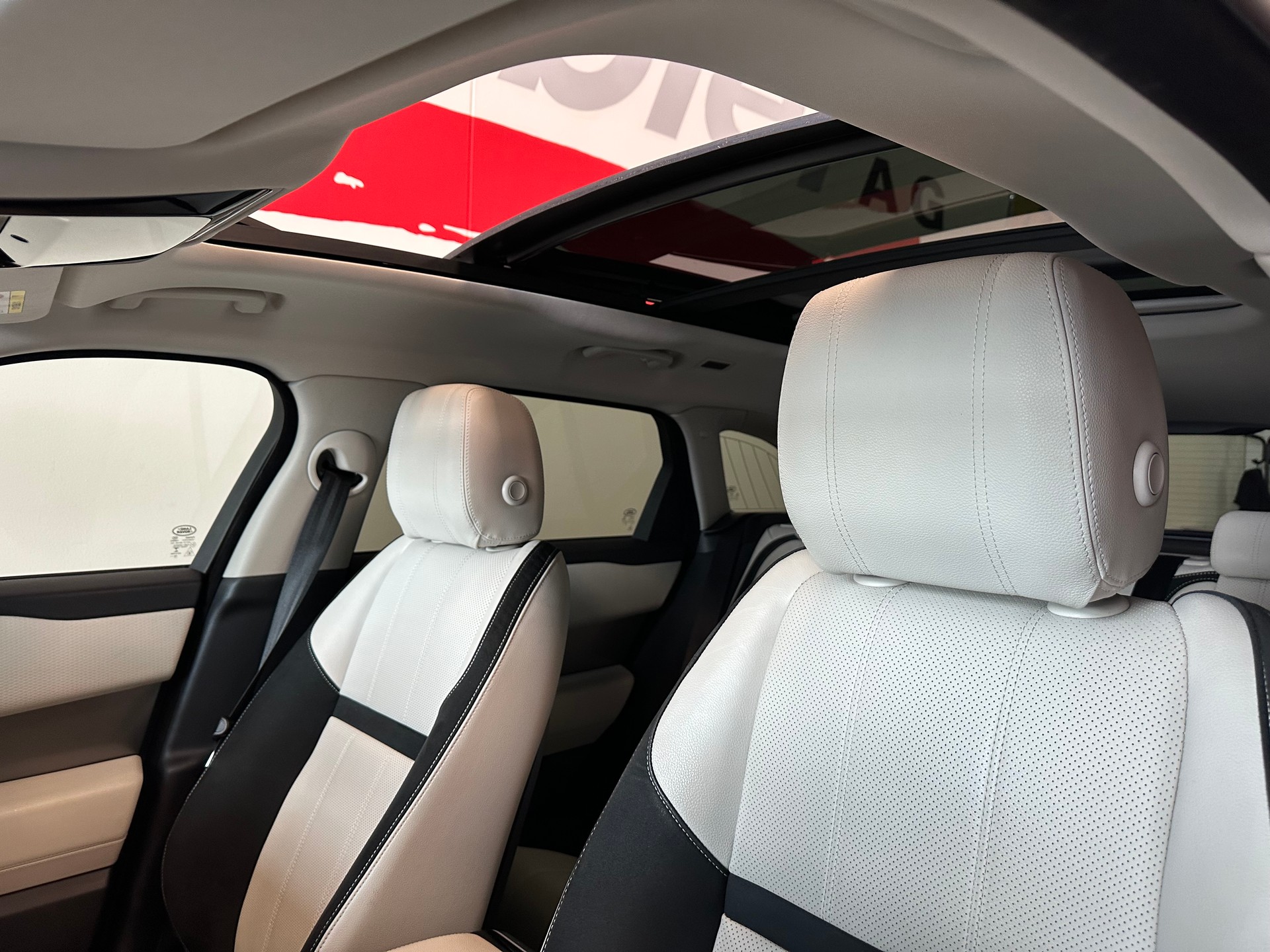 LAND ROVER Range Rover Velar D 275 S Automatic-image-14