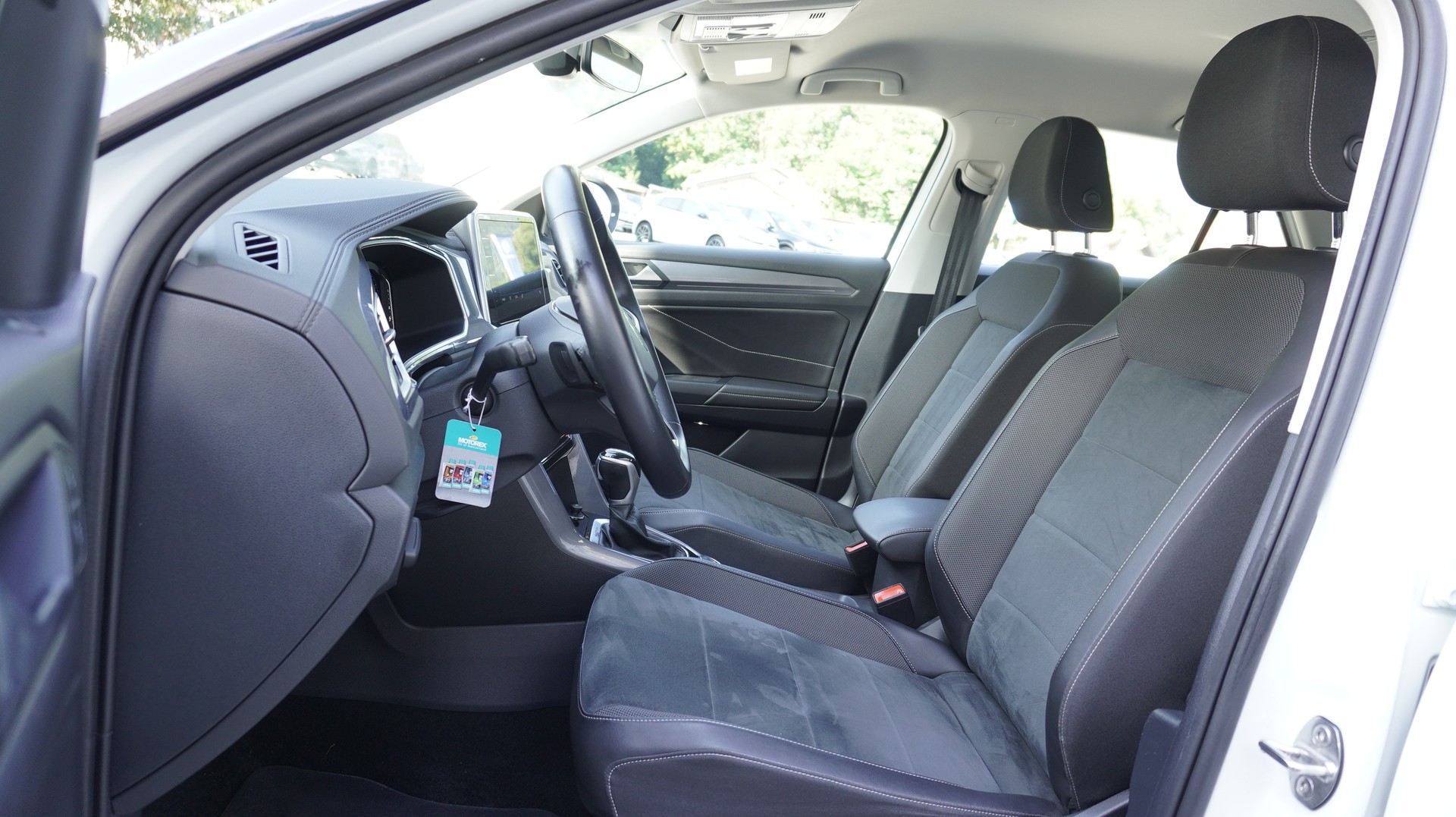 VW T-Roc 2.0 TSI Style DSG 4Motion-showroom-element-3