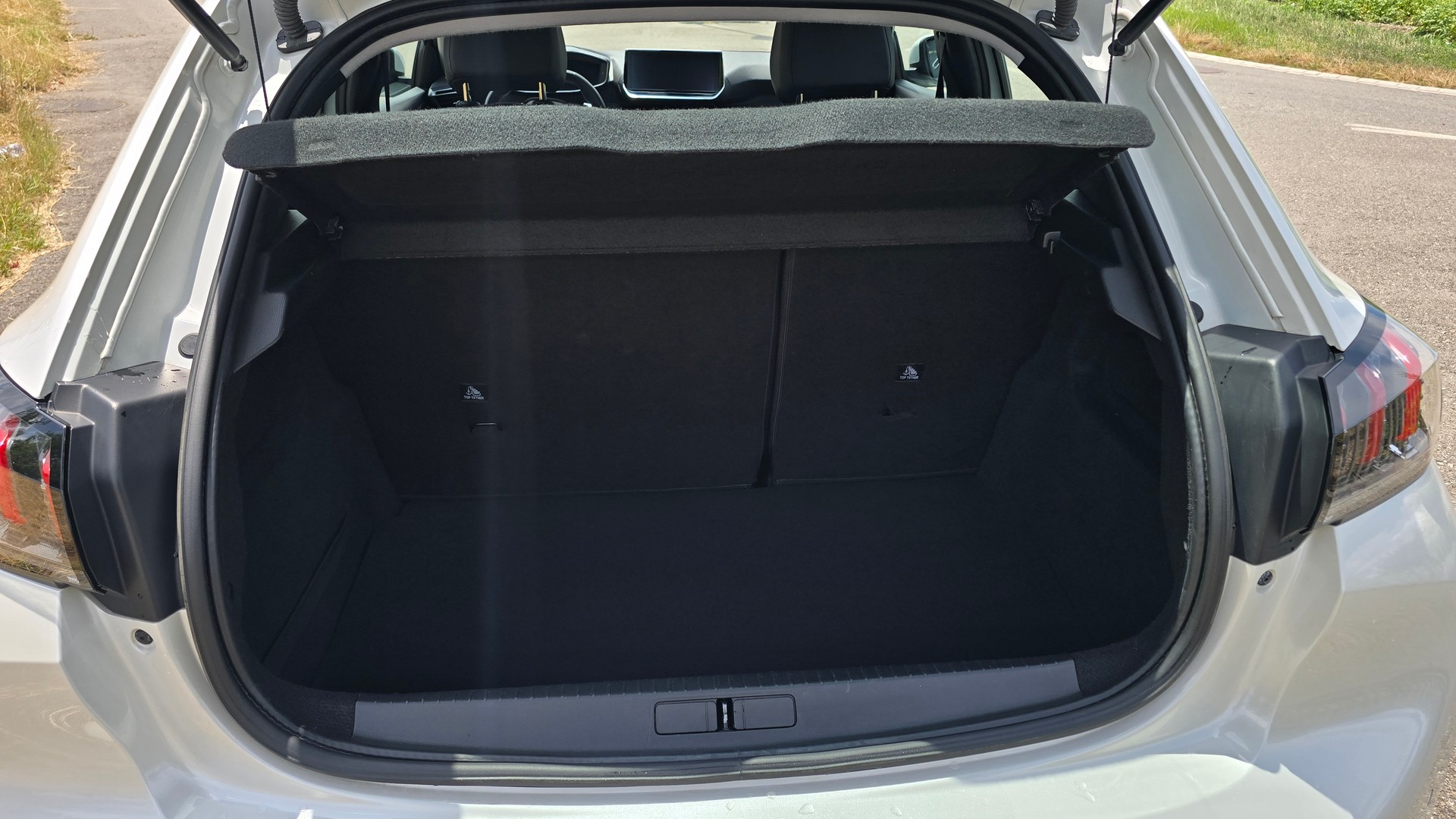 PEUGEOT 208 1.2 PureTech Allure EAT8, Zahnriemen und Bremsen neu-image-19