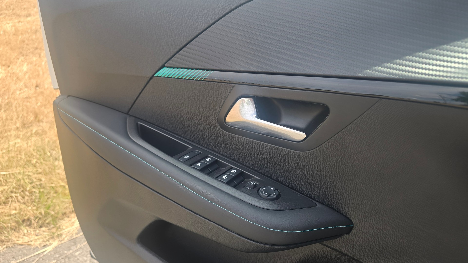 PEUGEOT 208 1.2 PureTech Allure EAT8, Zahnriemen und Bremsen neu-image-14