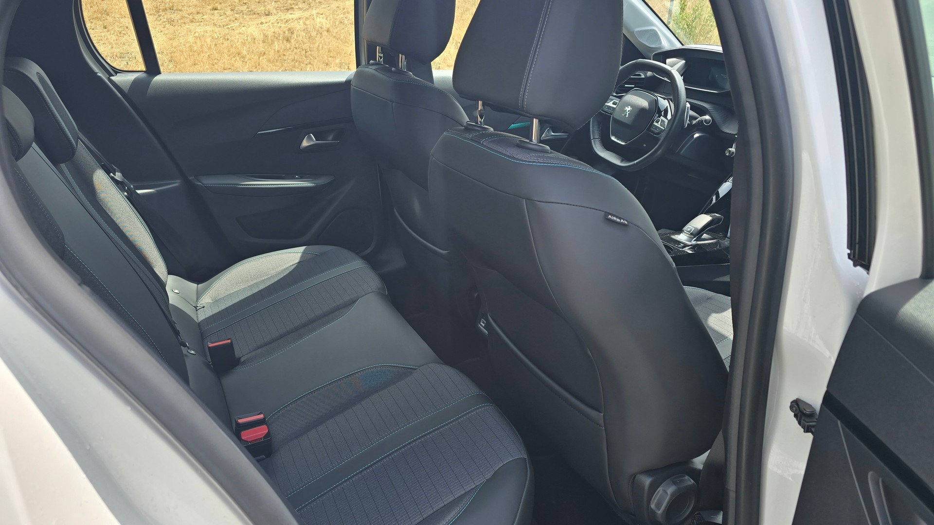 PEUGEOT 208 1.2 PureTech Allure EAT8, Zahnriemen und Bremsen neu-image-17