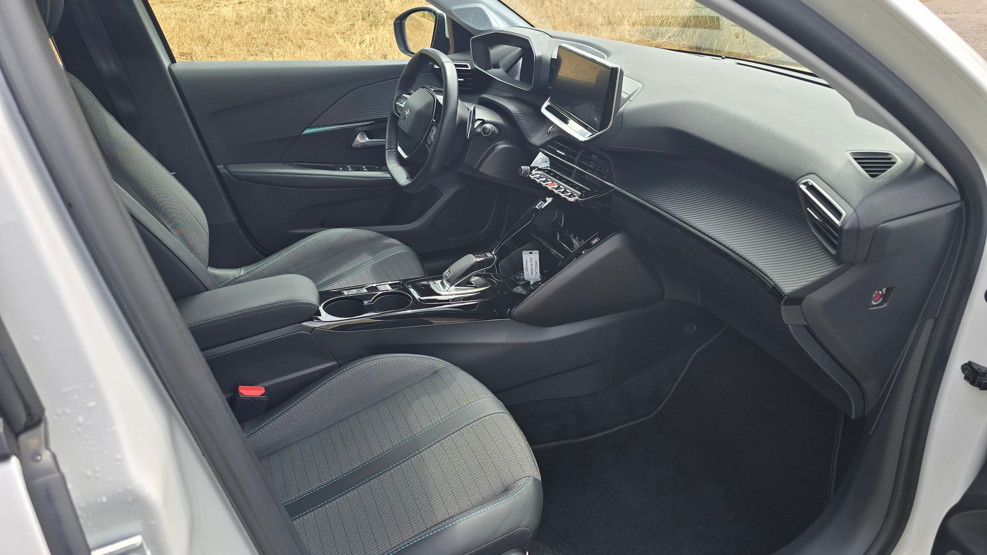 PEUGEOT 208 1.2 PureTech Allure EAT8, Zahnriemen und Bremsen neu-image-7