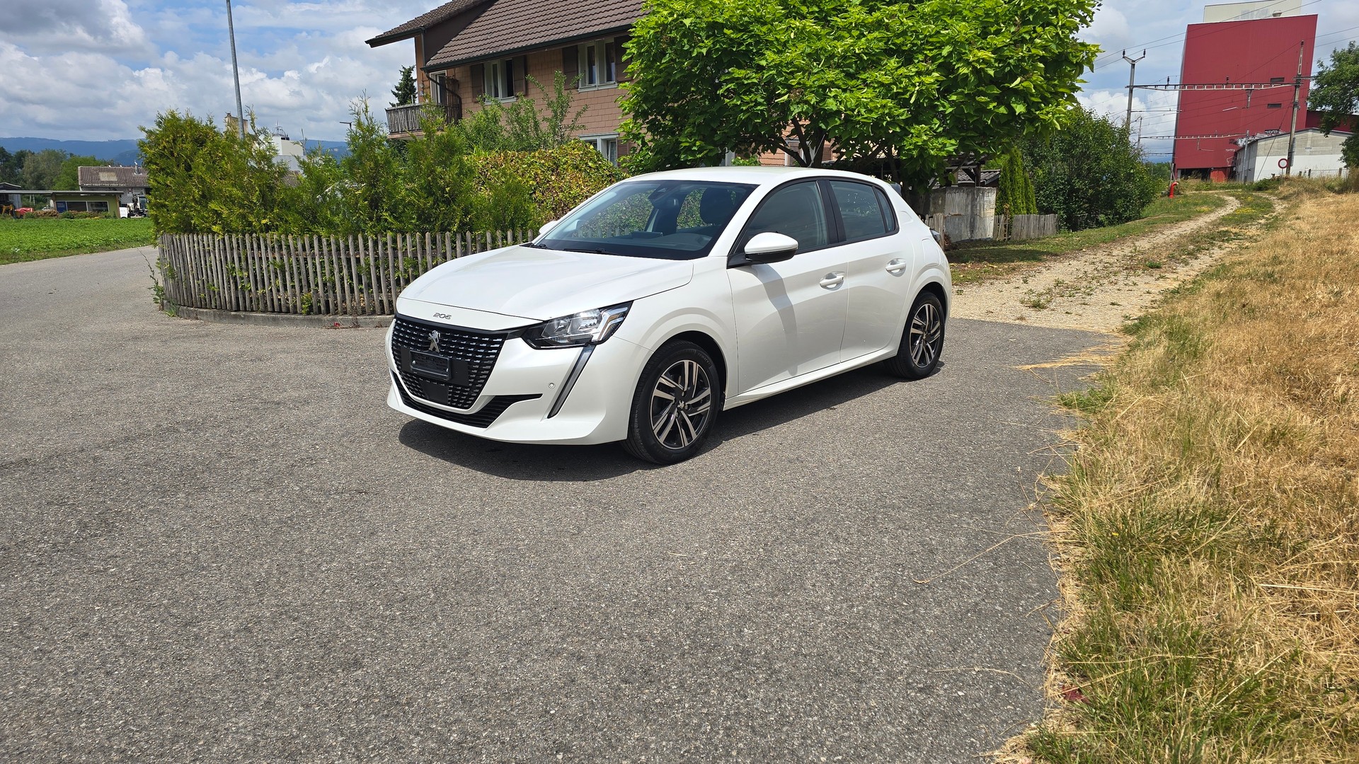 PEUGEOT 208 1.2 PureTech Allure EAT8, Zahnriemen und Bremsen neu