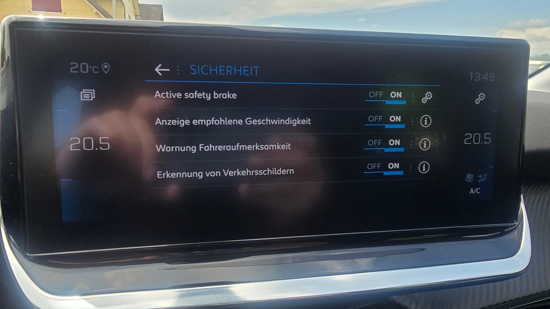 PEUGEOT 208 1.2 PureTech Allure EAT8, Zahnriemen und Bremsen neu-image-12