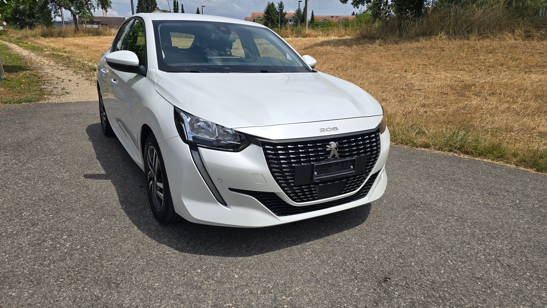 PEUGEOT 208 1.2 PureTech Allure EAT8, Zahnriemen und Bremsen neu-showroom-element-1