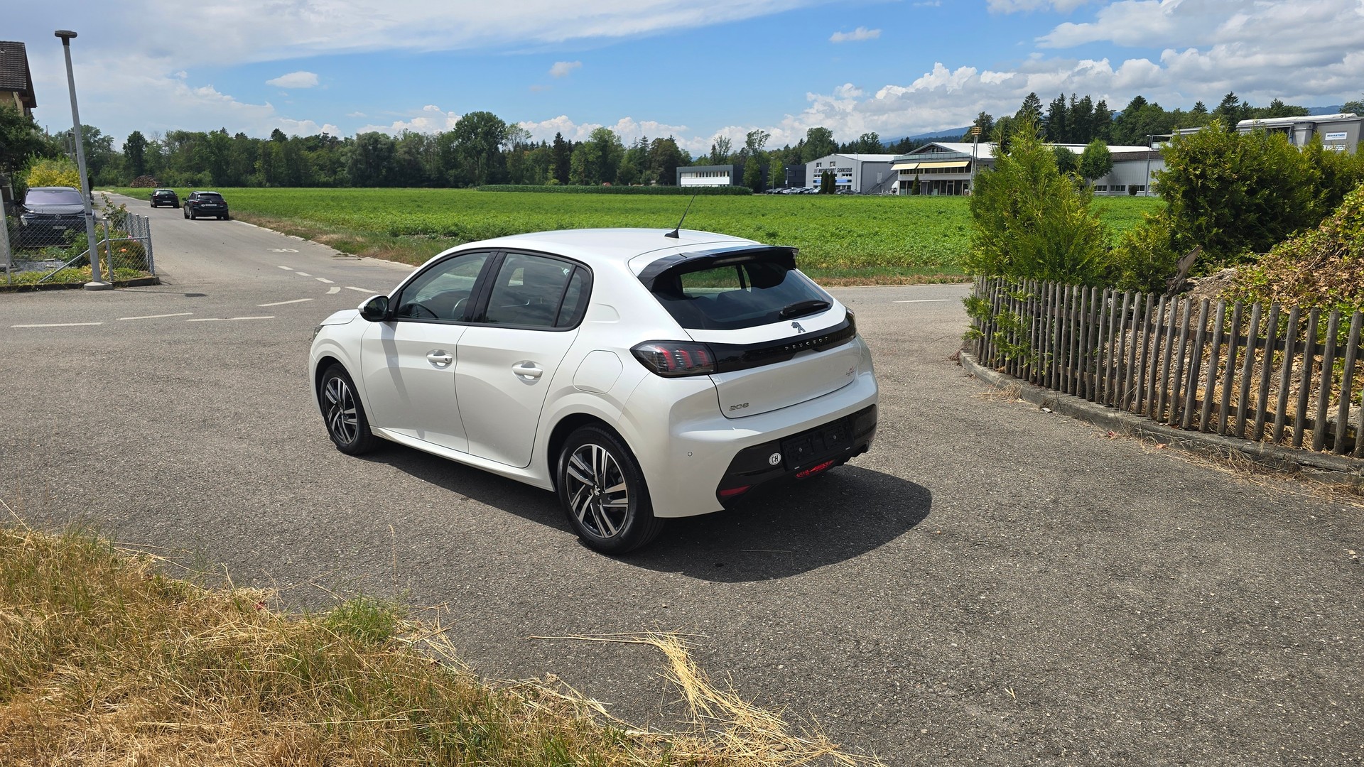 PEUGEOT 208 1.2 PureTech Allure EAT8, Zahnriemen und Bremsen neu-showroom-element-3