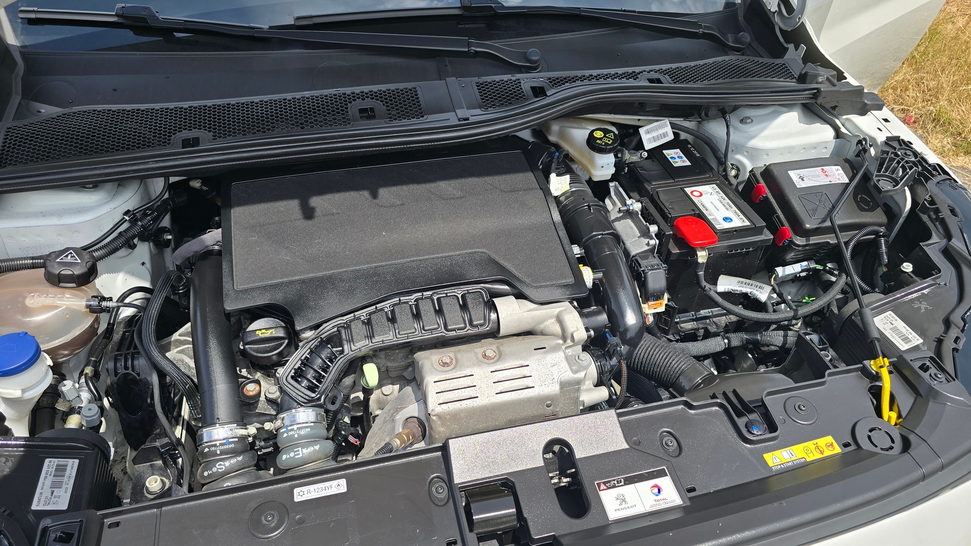 PEUGEOT 208 1.2 PureTech Allure EAT8, Zahnriemen und Bremsen neu-image-18