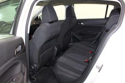 PEUGEOT 308 1.2 PureTech 130 Allure S/S-image-7