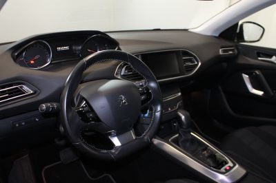 PEUGEOT 308 1.2 PureTech 130 Allure S/S-image-11