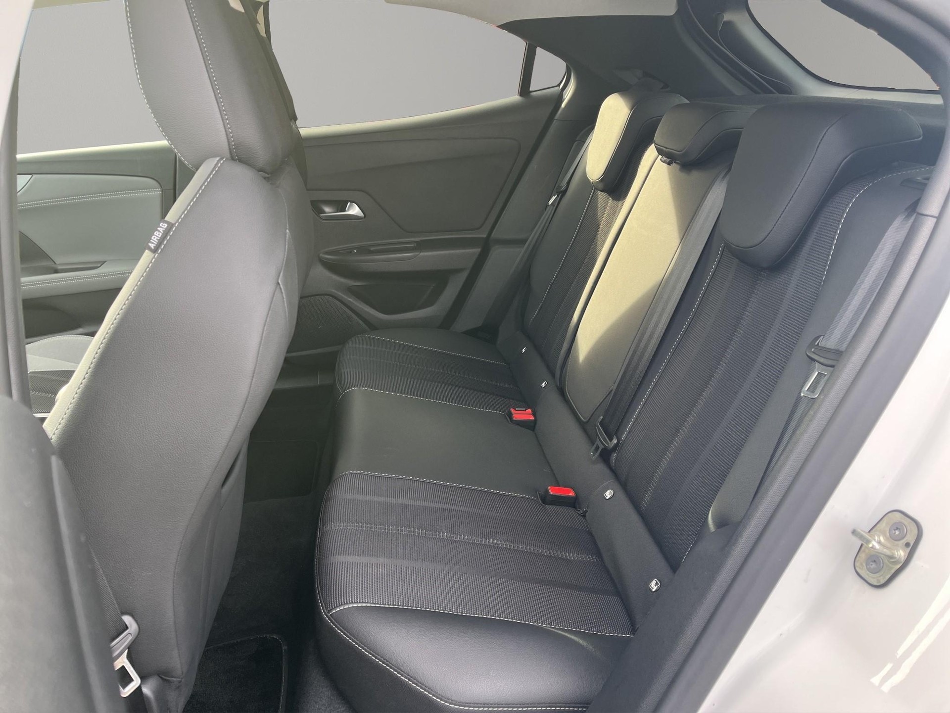 OPEL Mokka-e Elegance-image-7