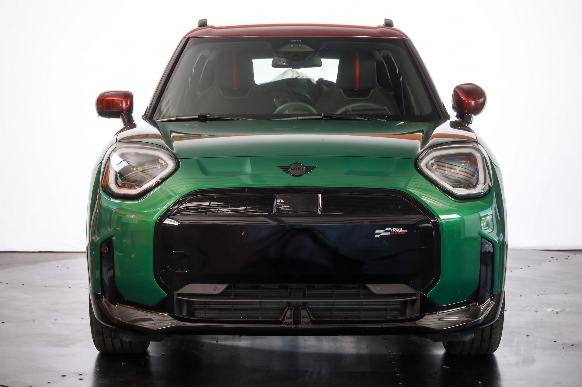 MINI Aceman SE Pack John Cooper Works-showroom-element-1