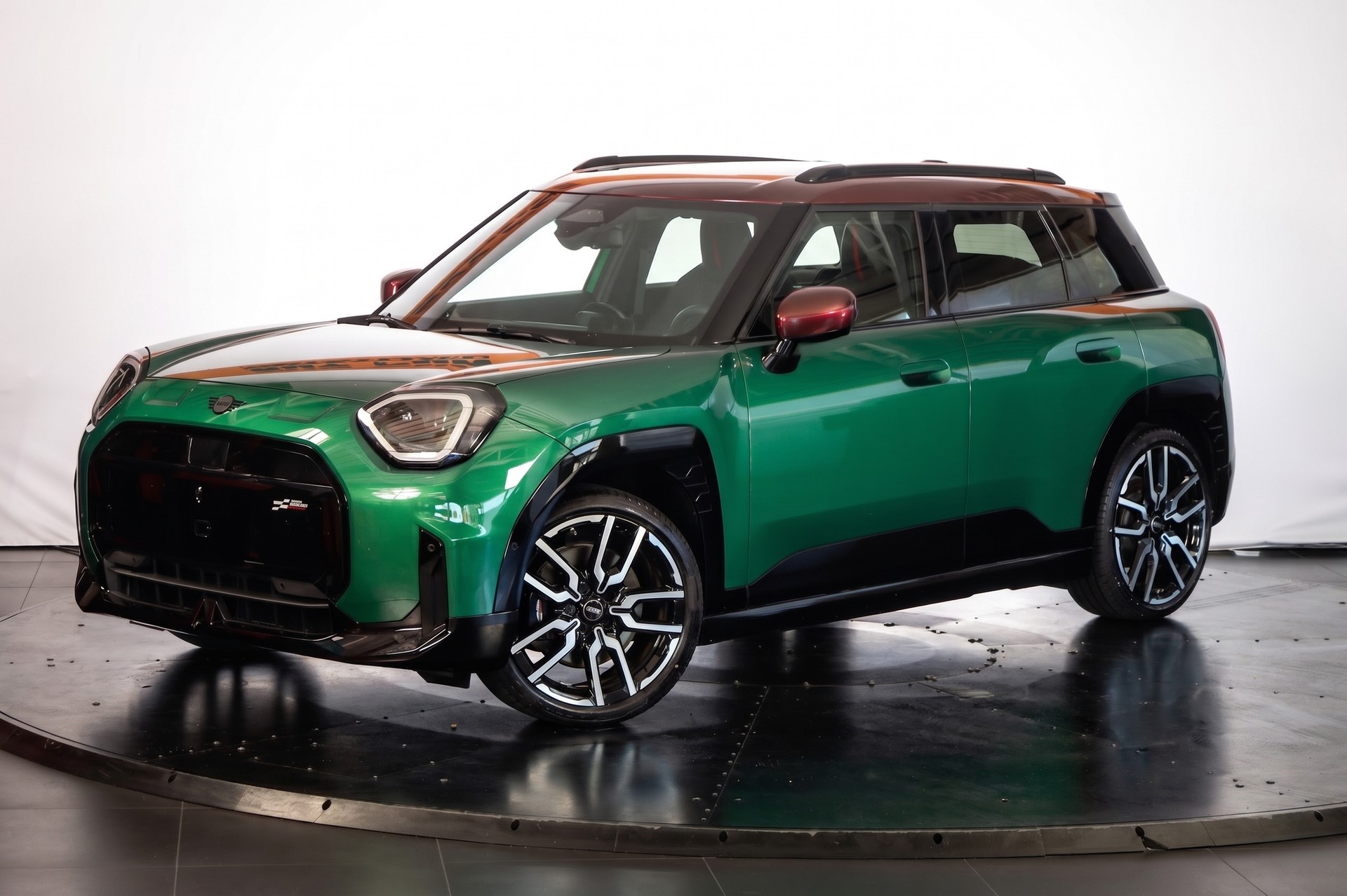 MINI Aceman SE Pack John Cooper Works-showroom-element-3