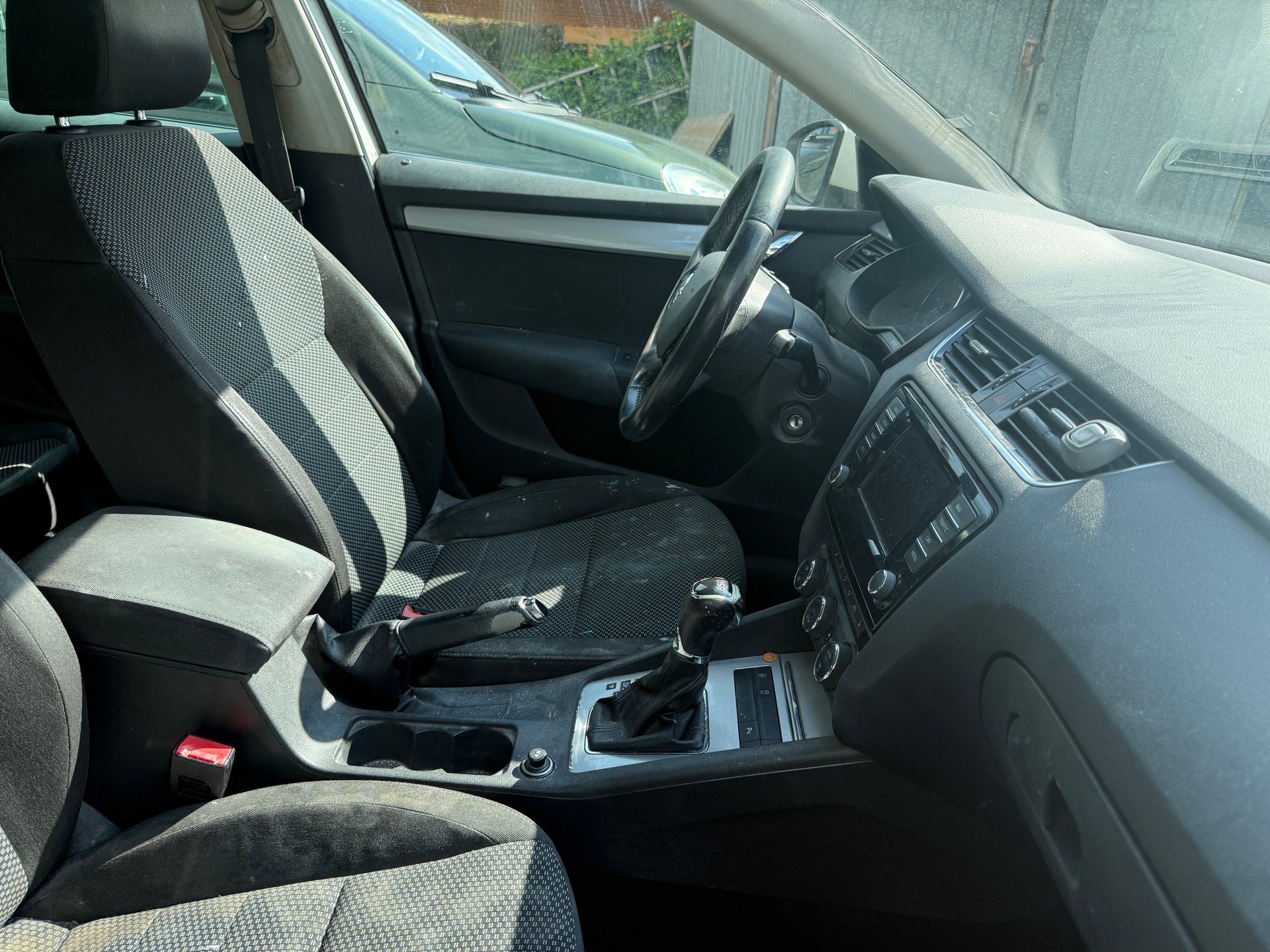 SKODA Octavia Combi 2.0 TDI Ambition DSG-image-4