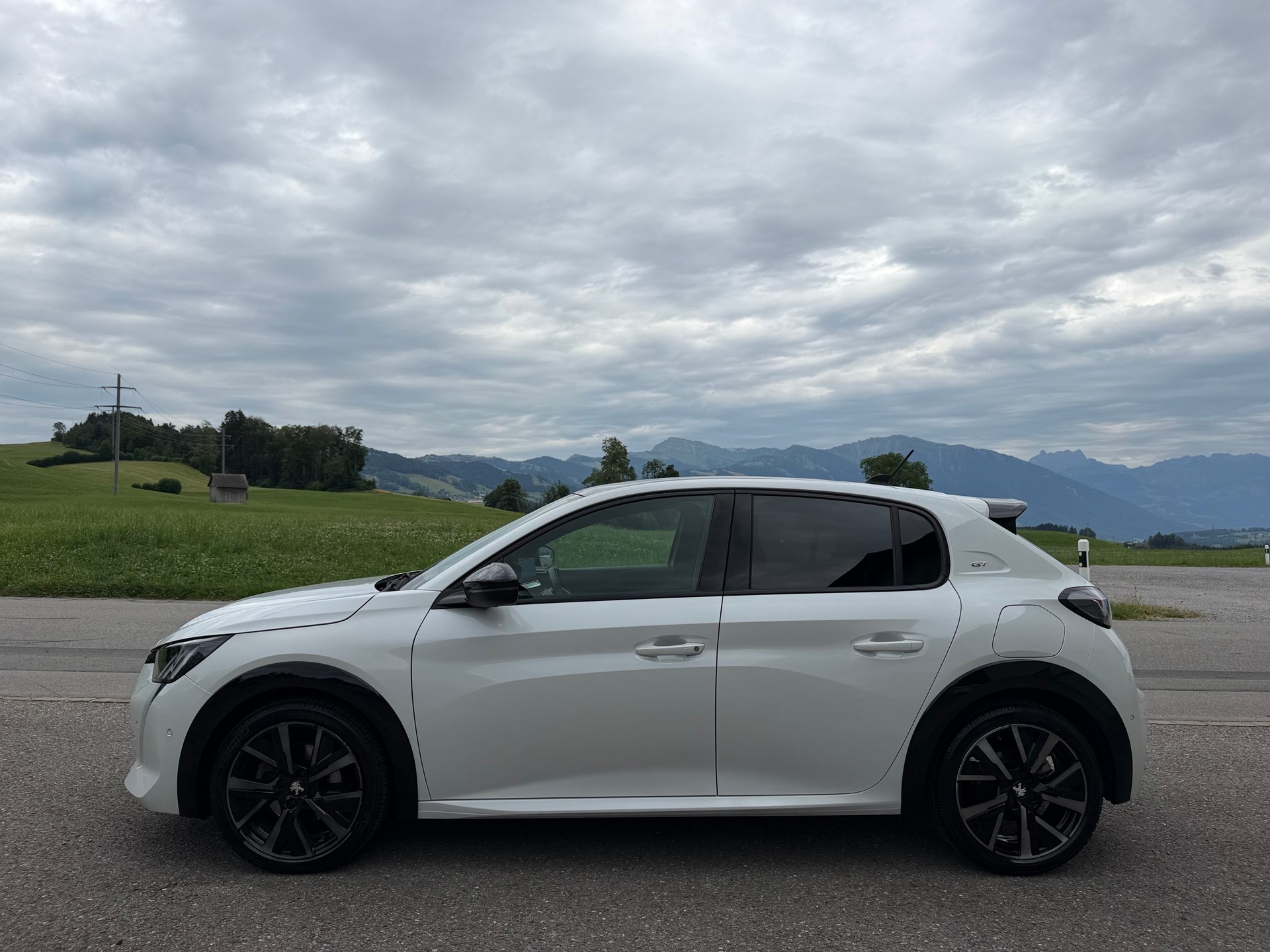 PEUGEOT 208 1.2 PureTech GT Pack EAT8