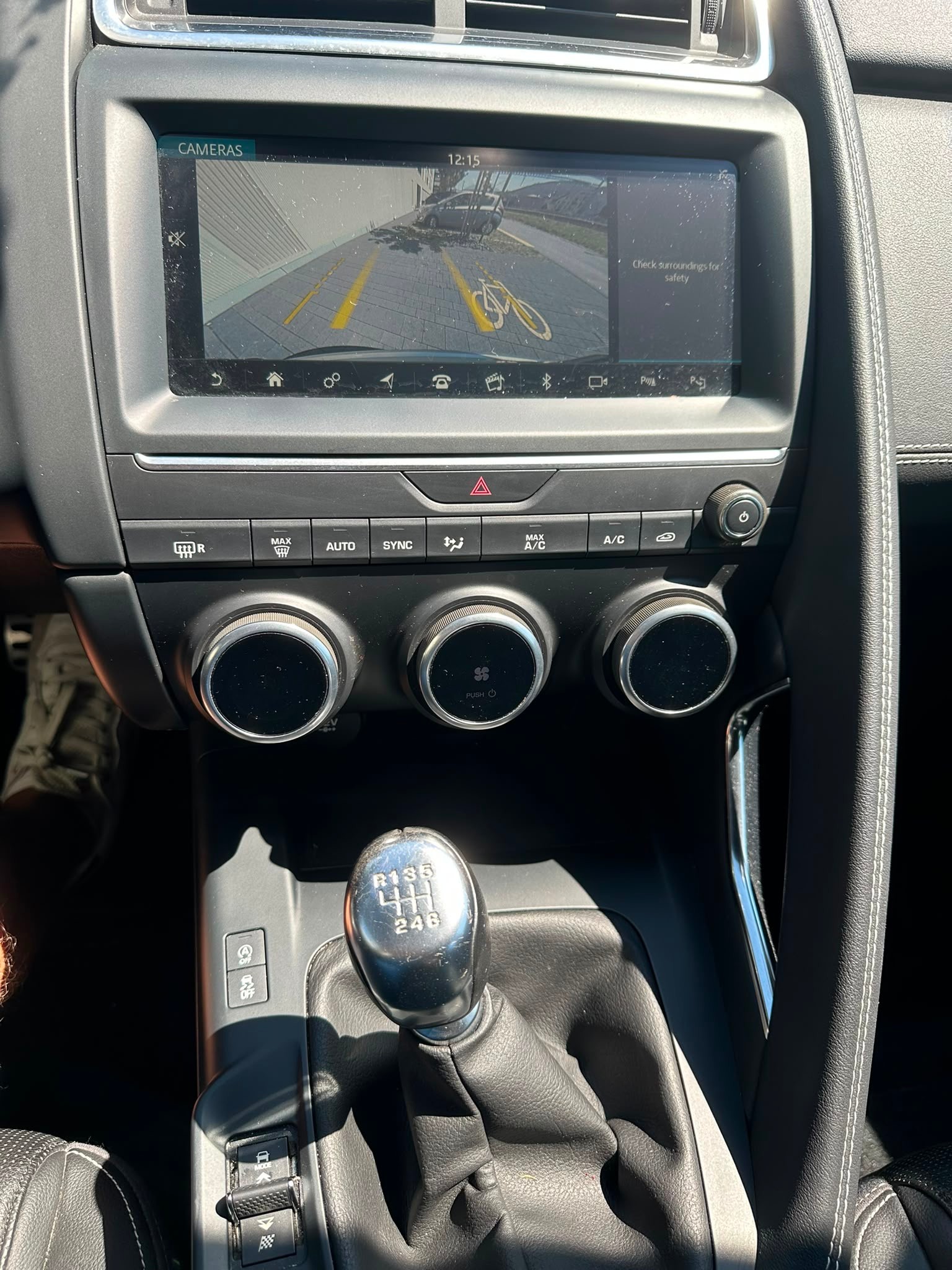 JAGUAR E-Pace 2.0d D150 R-Dynamic S AWD-image-6