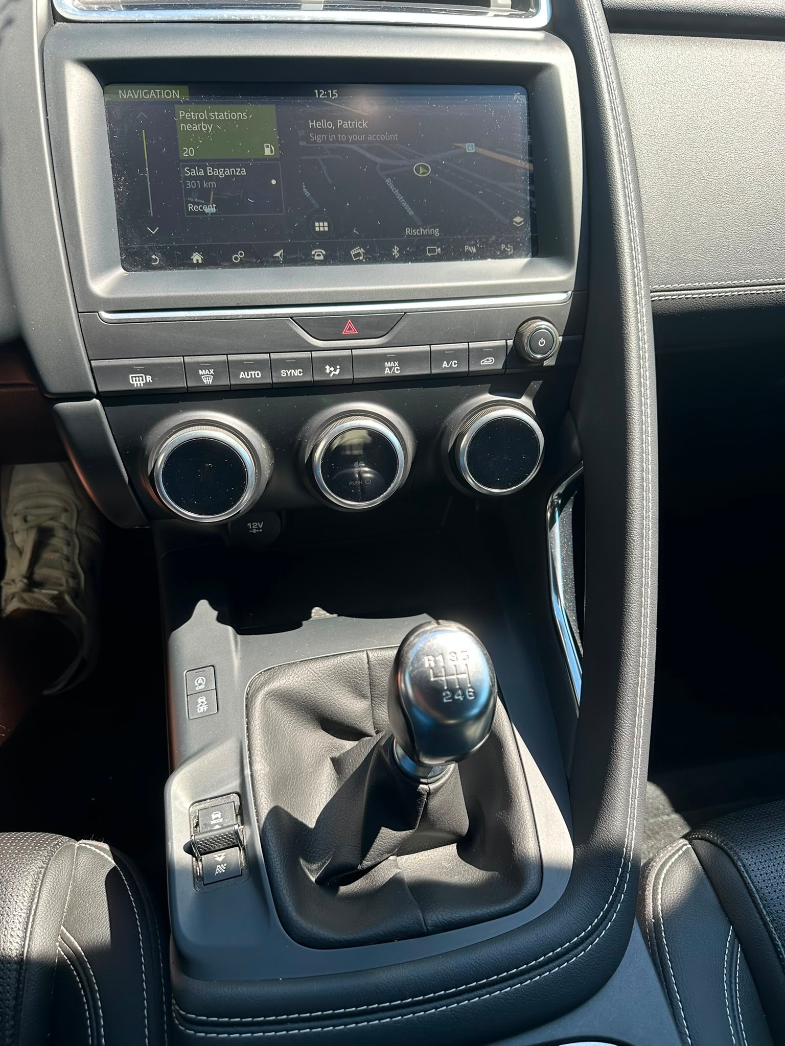 JAGUAR E-Pace 2.0d D150 R-Dynamic S AWD-image-7