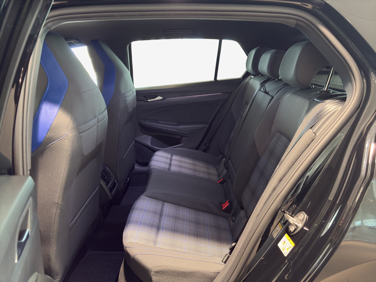 VW Golf 1.5 TSI PHEV GTE-image-9